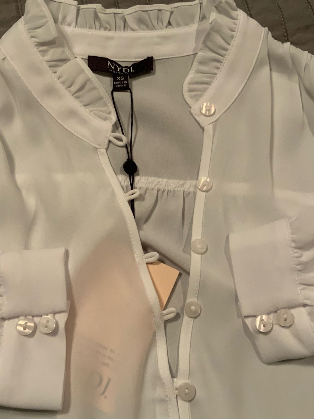 Women’s NYDJ Hannah White Ruffle-Neck Blouse, size XS, NWT - Picture 5 of 5